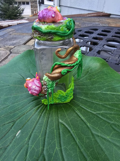 Poison Tree frog "Stash" jar